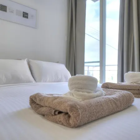 Brand New And Tastefully Furnished 2 Bedroom Ddif1-2 *