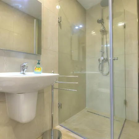 Brand New And Tastefully Furnished 2 Bedroom Ddif1-2 *