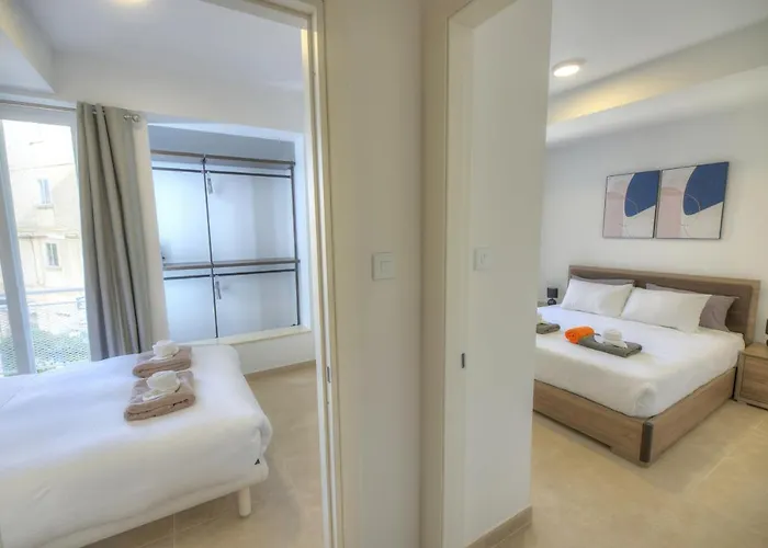 Brand New And Tastefully Furnished 2 Bedroom Ddif1-2